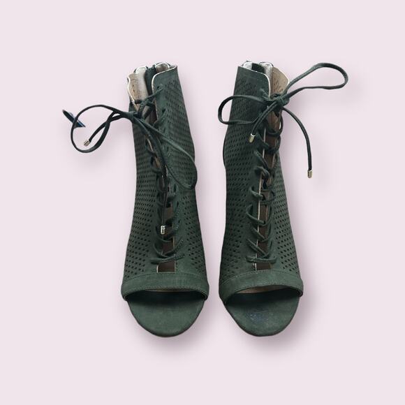 Report |  Lettuce Booties| Size 8.5 - Picture 3 of 5